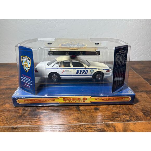 Code 3 NYPD Model Police Car Die Cast Model 1:24- Patch- New in Box - Picture 3 of 6